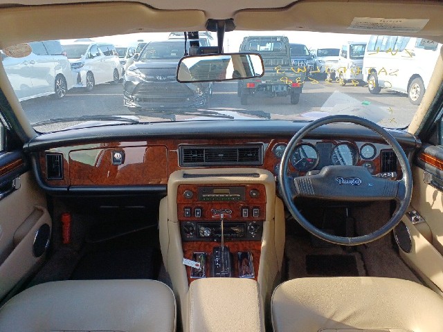DAIMLER DOUBLE SIX 1990 Image 21