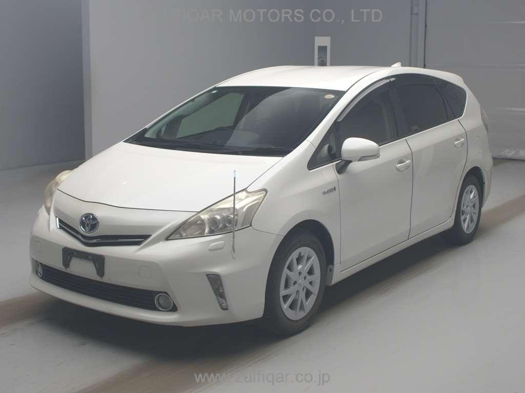 TOYOTA PRIUS ALPHA 2013 Image 1