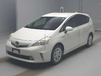 TOYOTA PRIUS ALPHA 2013 Image 1