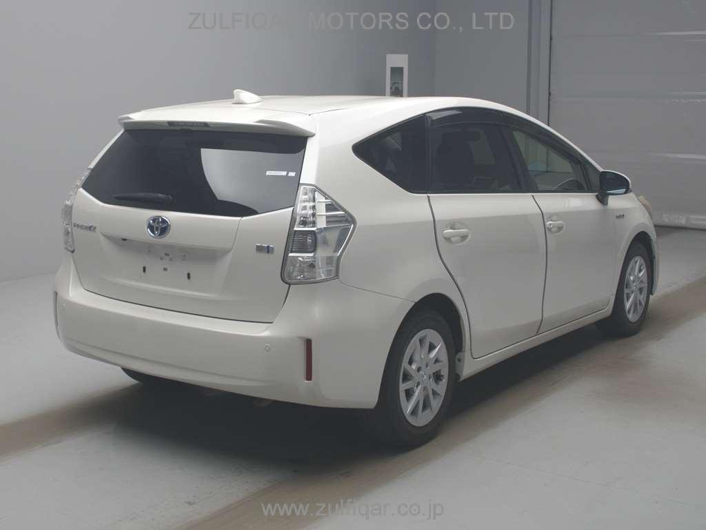 TOYOTA PRIUS ALPHA 2013 Image 2
