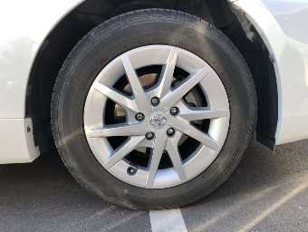 TOYOTA PRIUS ALPHA 2013 Image 12