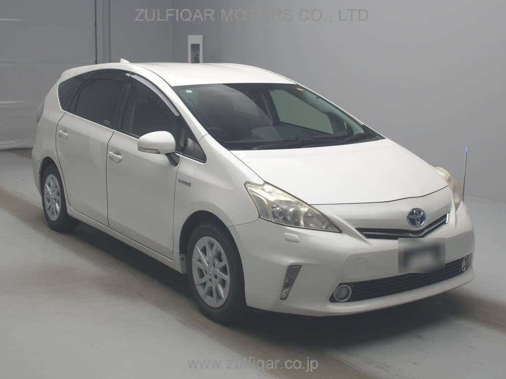 TOYOTA PRIUS ALPHA 2013 Image 3