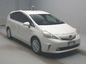 TOYOTA PRIUS ALPHA 2013 Image 3