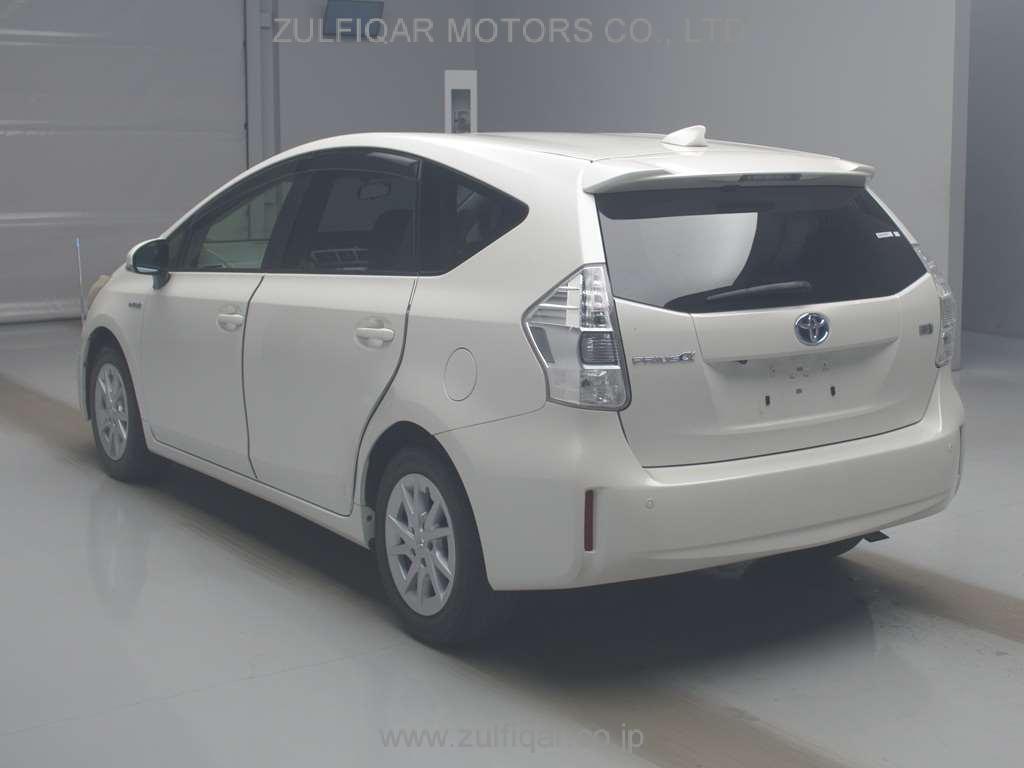 TOYOTA PRIUS ALPHA 2013 Image 4