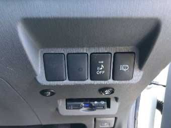 TOYOTA PRIUS ALPHA 2013 Image 7