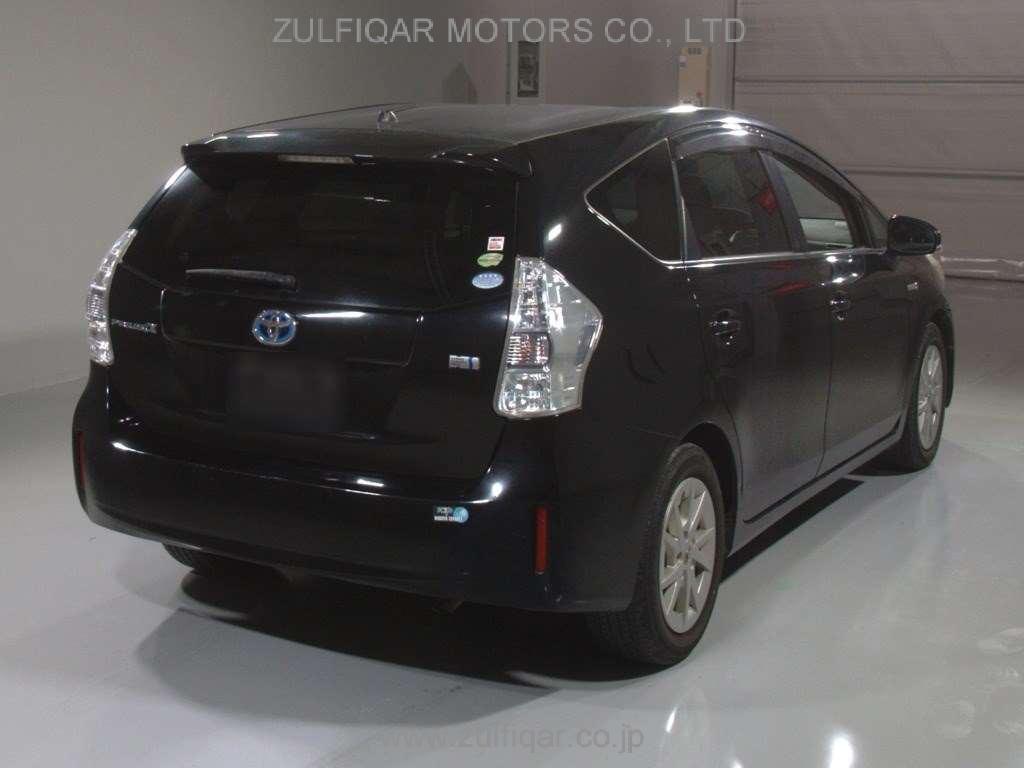 TOYOTA PRIUS ALPHA 2013 Image 2