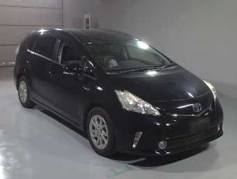 TOYOTA PRIUS ALPHA 2013 Image 3