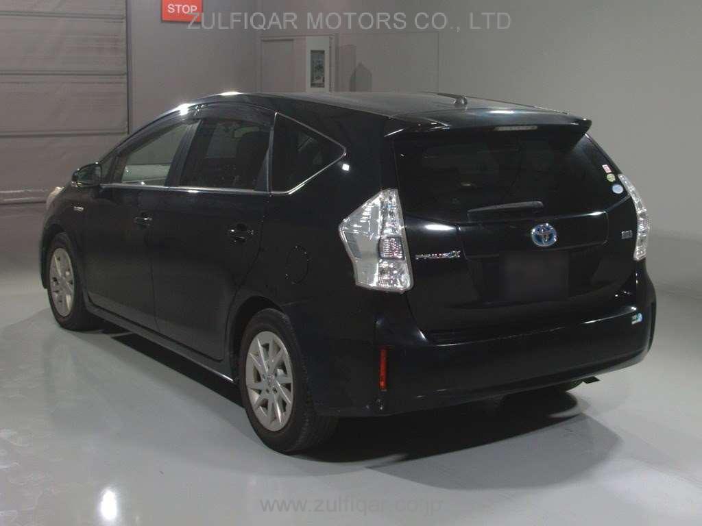 TOYOTA PRIUS ALPHA 2013 Image 4
