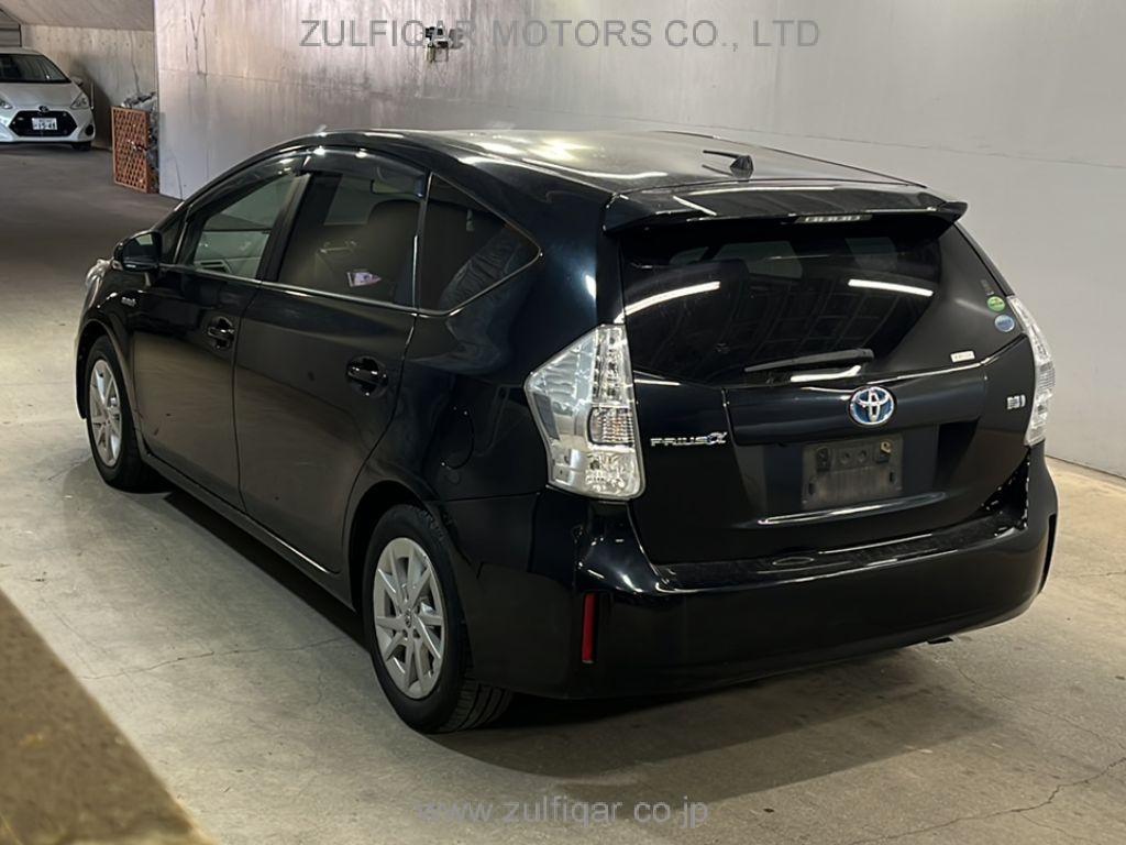 TOYOTA PRIUS ALPHA 2014 Image 2