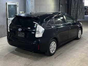 TOYOTA PRIUS ALPHA 2014 Image 5