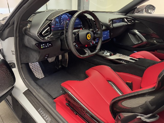 FERRARI 12 CILINDRI 2025 Image 37