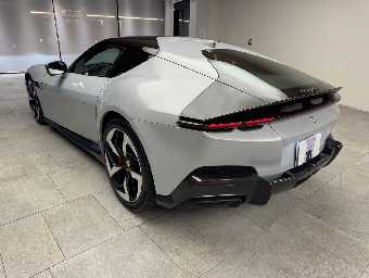 FERRARI 12 CILINDRI 2025 Image 7