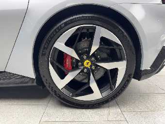 FERRARI 12 CILINDRI 2025 Image 10