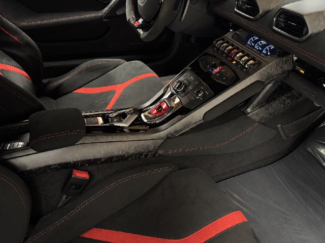 LAMBORGHINI HURACAN 2018 Image 45