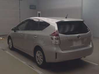TOYOTA PRIUS ALPHA 2019 Image 4