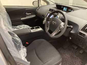 TOYOTA PRIUS ALPHA 2019 Image 5