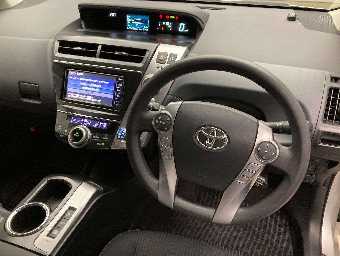 TOYOTA PRIUS ALPHA 2019 Image 6