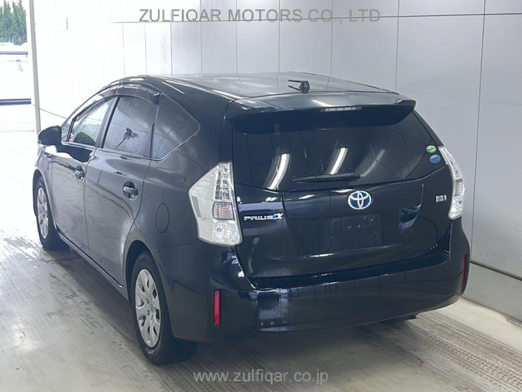 TOYOTA PRIUS ALPHA 2013 Image 2