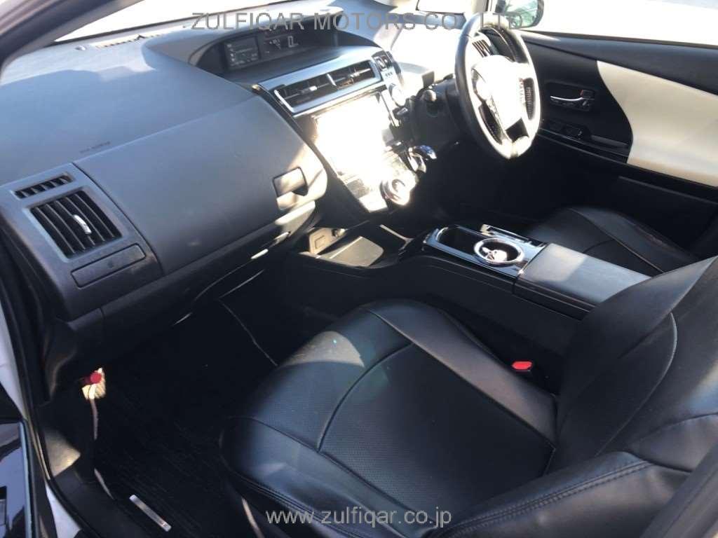 TOYOTA PRIUS ALPHA 2019 Image 12