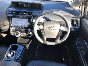 TOYOTA PRIUS ALPHA 2019 Image 7