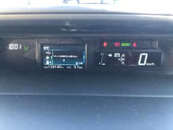 TOYOTA PRIUS ALPHA 2019 Image 8