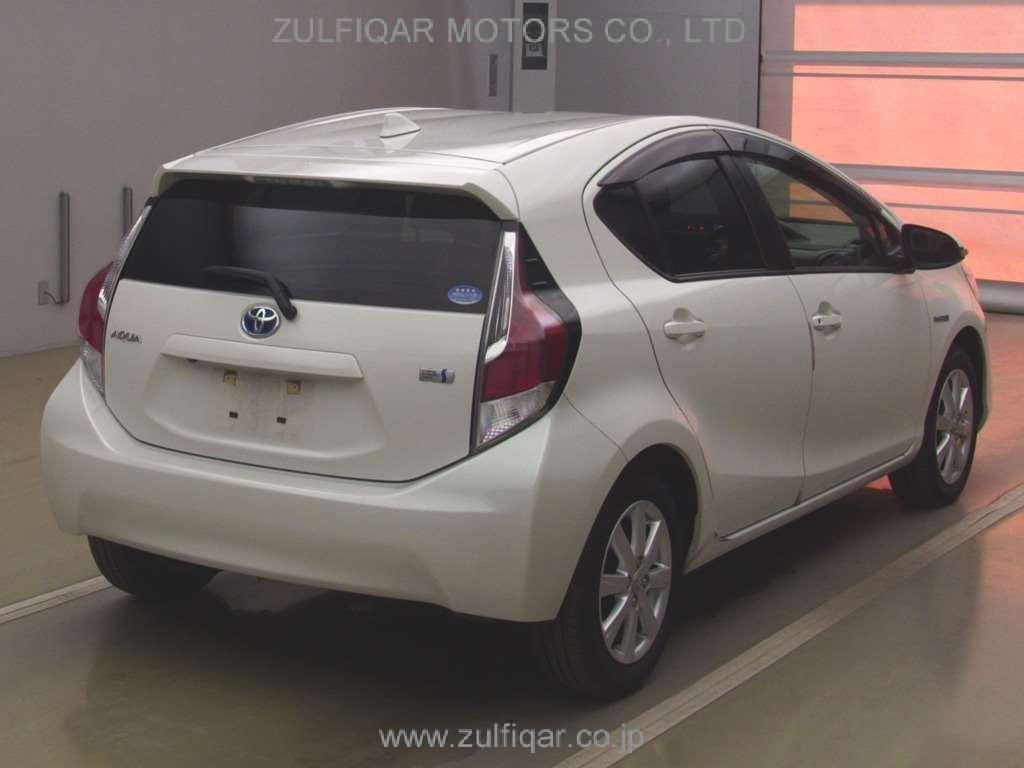 TOYOTA AQUA 2017 Image 2