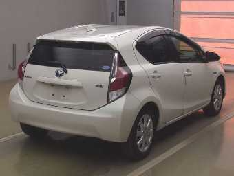 TOYOTA AQUA 2017 Image 2