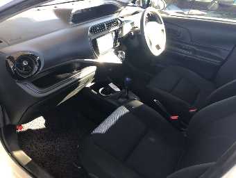 TOYOTA AQUA 2017 Image 12