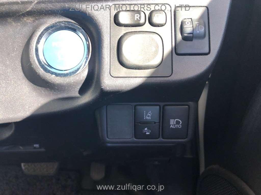 TOYOTA AQUA 2017 Image 10