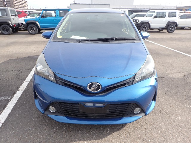 TOYOTA VITZ 2014 Image 19