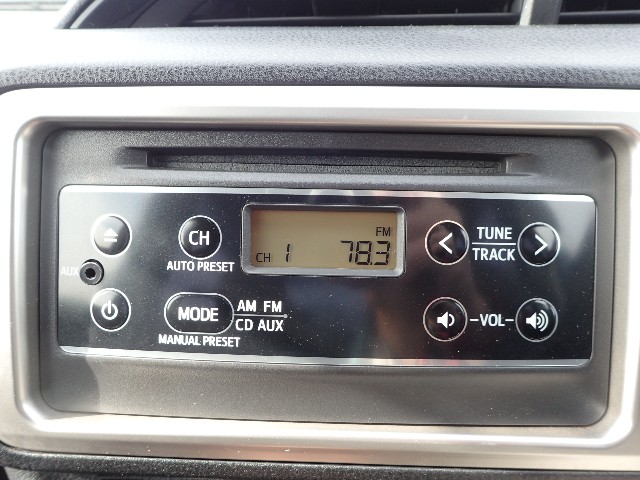 TOYOTA VITZ 2014 Image 27