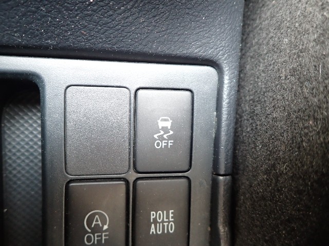 TOYOTA VITZ 2014 Image 30