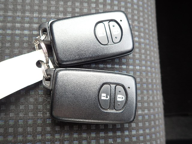 TOYOTA VITZ 2014 Image 31