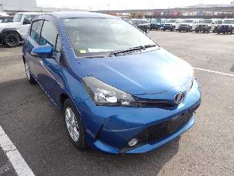 TOYOTA VITZ 2014 Image 2