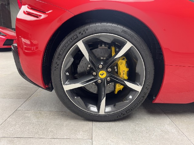 FERRARI SF90 SPIDER 2023 Image 25