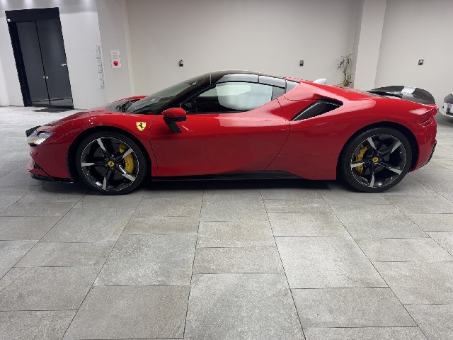 FERRARI SF90 SPIDER 2023 Image 61