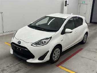 TOYOTA AQUA 2018 Image 4