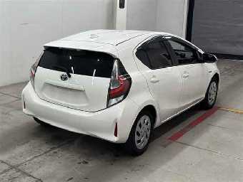 TOYOTA AQUA 2018 Image 5