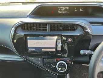 TOYOTA AQUA 2018 Image 6