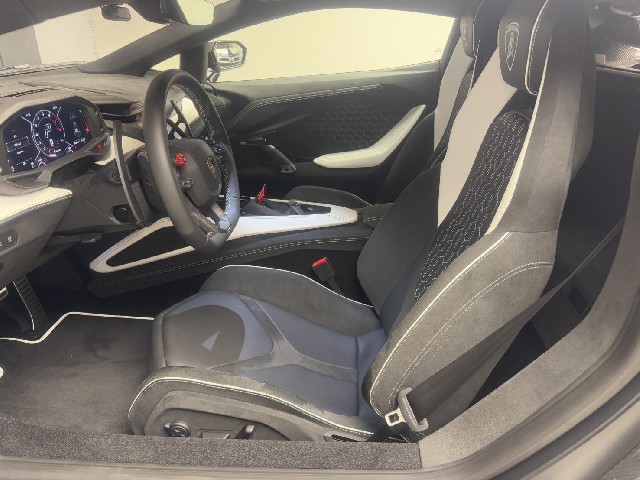 LAMBORGHINI REVUELTO 2024 Image 23