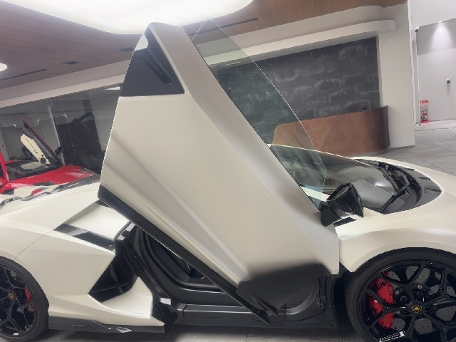 LAMBORGHINI REVUELTO 2024 Image 28