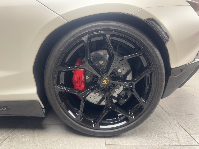 LAMBORGHINI REVUELTO 2024 Image 30