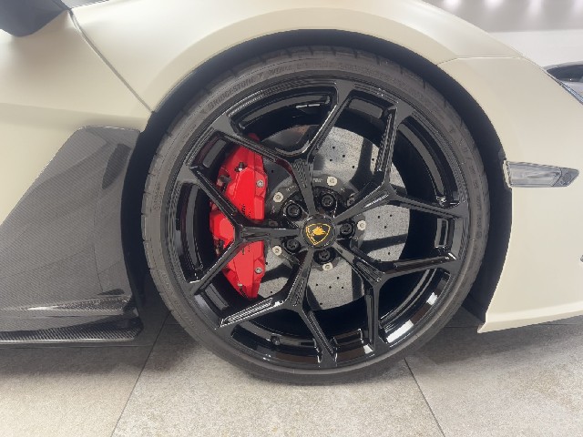 LAMBORGHINI REVUELTO 2024 Image 32