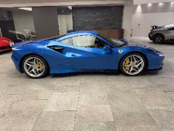 FERRARI F8 TRIBUTO 2021 Image 4