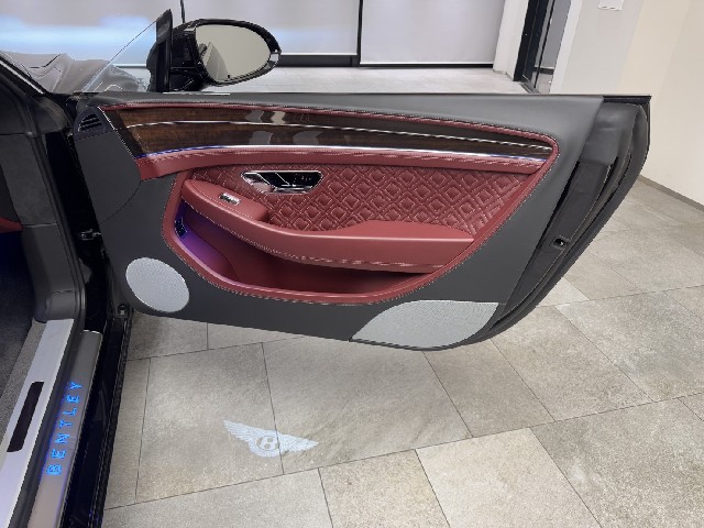 BENTLEY CONTINENTAL 2021 Image 22