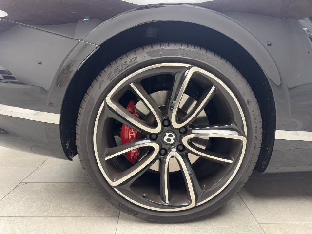 BENTLEY CONTINENTAL 2021 Image 25