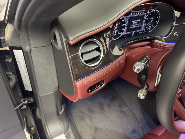 BENTLEY CONTINENTAL 2021 Image 36