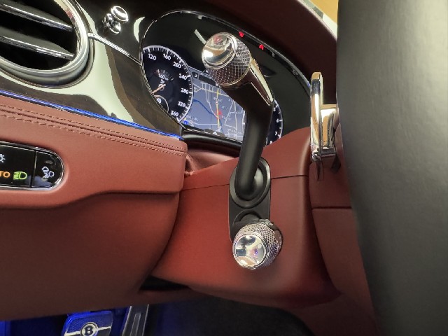 BENTLEY CONTINENTAL 2021 Image 40