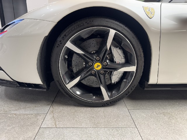 FERRARI SF90 SPIDER 2022 Image 23