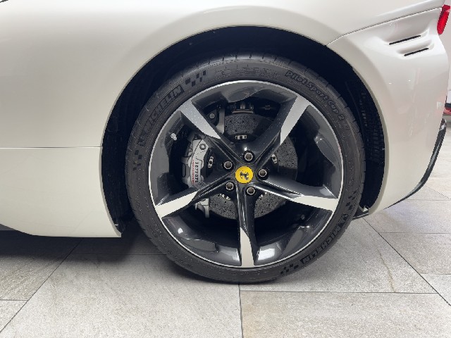 FERRARI SF90 SPIDER 2022 Image 24